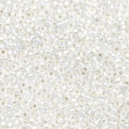 Miyuki rocailles Perlen 15/0 - Gilt lined white opal 15-551